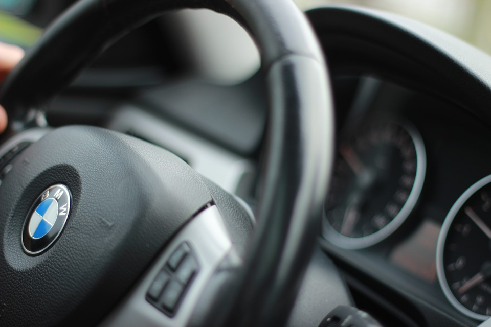 Новый закон требует, чтобы водители, попавшие в аварию, отправляли телефоны в «анализатор текста»