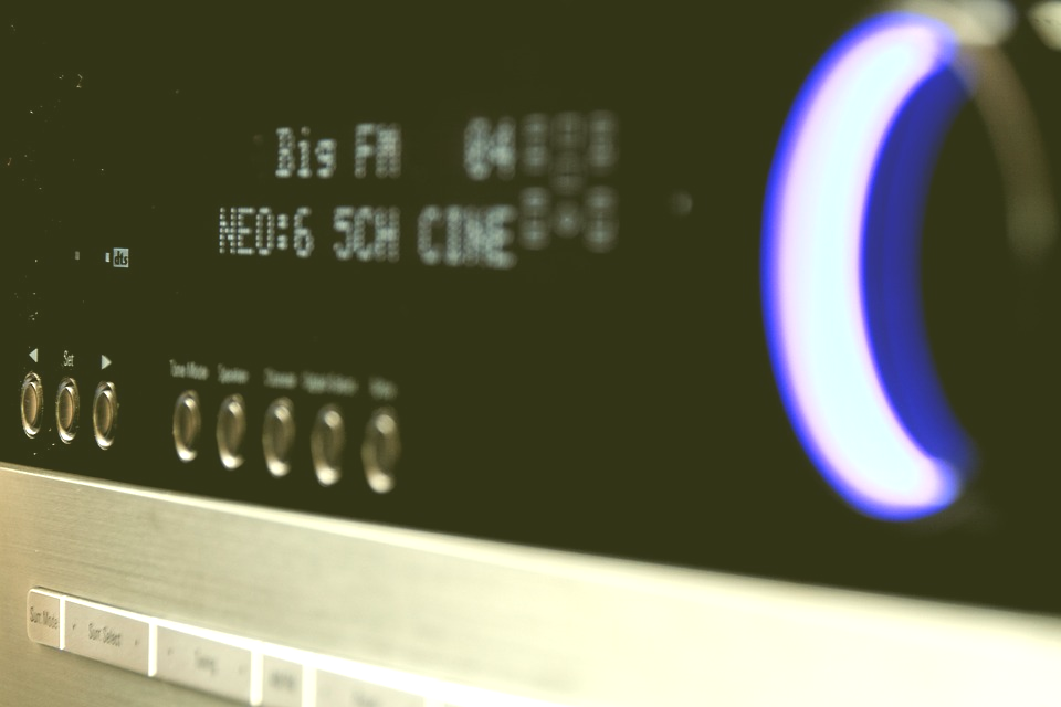 Что такое выход пред усилителя на аудио / видео ресивере и когда вы его использовать?