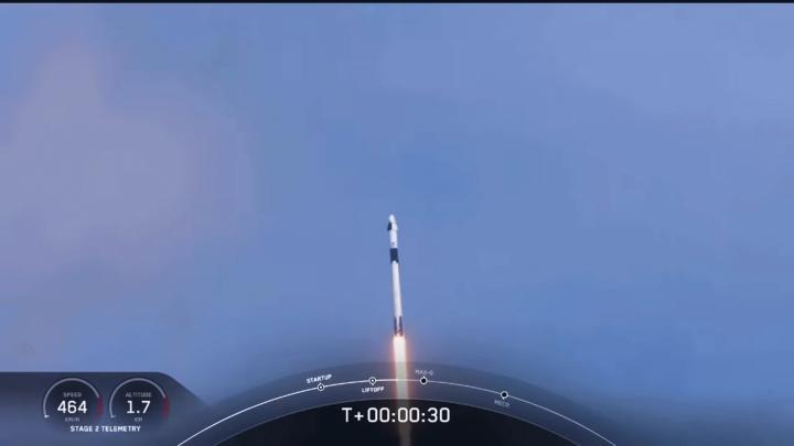 Assistindo o lançamento do dragão da tripulação da SpaceX através dos olhos de um garoto "desafiador" (e seu filho)