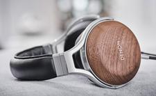 Ülevaadatud Denon AH-D7200 kõrvapealsed kõrvaklapid