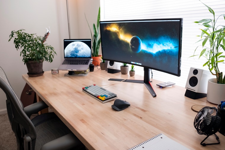 office monitor, workspace, productive setup 📸📸 Realistic photo of an office monitor showing spreadsheets and documents, with a tidy and organized workspace 📸📸 Офисный монитор с таблицами на экране